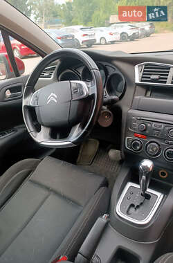 Хэтчбек Citroen C4 2011 в 