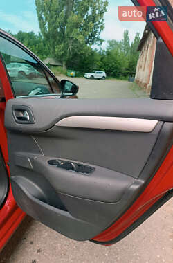 Хэтчбек Citroen C4 2011 в 
