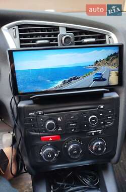 Хетчбек Citroen C4 2012 в 