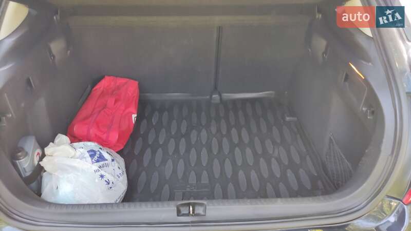 Хэтчбек Citroen C4 2014 в Киеве фото 5 Хэтчбек Citroen C4 2014 в Киеве