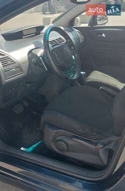 Хэтчбек Citroen C4 2009 в 