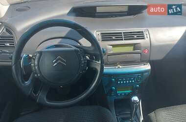 Хэтчбек Citroen C4 2009 в 