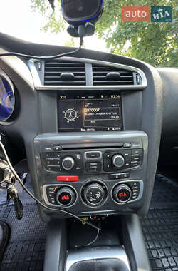 Хэтчбек Citroen C4 2012 в 