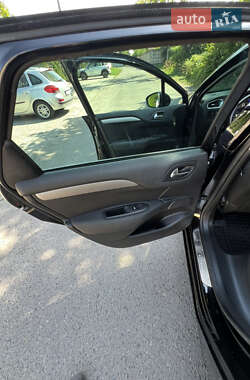 Хэтчбек Citroen C4 2012 в 
