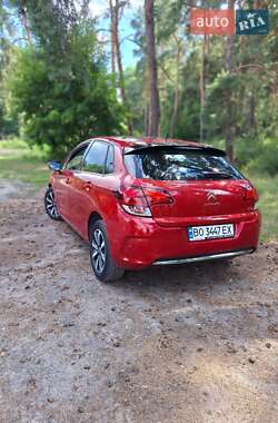 Хэтчбек Citroen C4 2017 в 