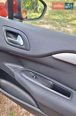 Хэтчбек Citroen C4 2017 в 
