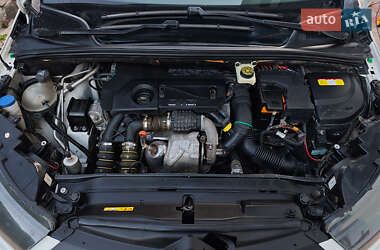 Хэтчбек Citroen C4 2013 в 