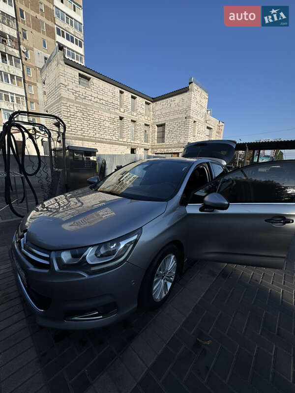 Хэтчбек Citroen C4 2017 в Кропивницком