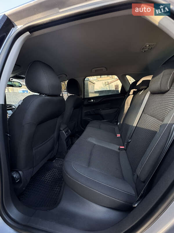 Хэтчбек Citroen C4 2017 в Кропивницком