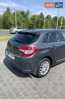 Хэтчбек Citroen C4 2012 в 