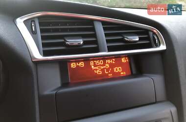 Хэтчбек Citroen C4 2013 в 
