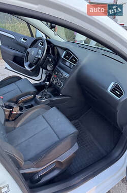 Хэтчбек Citroen C4 2011 в 