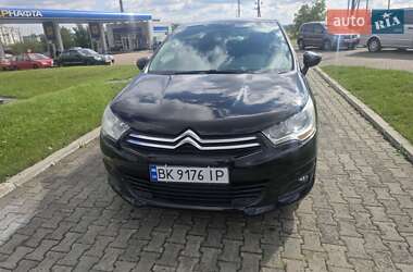 Хэтчбек Citroen C4 2012 в 