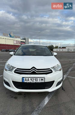 Хэтчбек Citroen C4 2014 в 