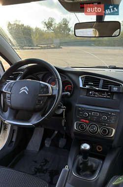 Хэтчбек Citroen C4 2014 в 