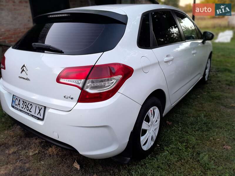 Хэтчбек Citroen C4 2014 в Смеле