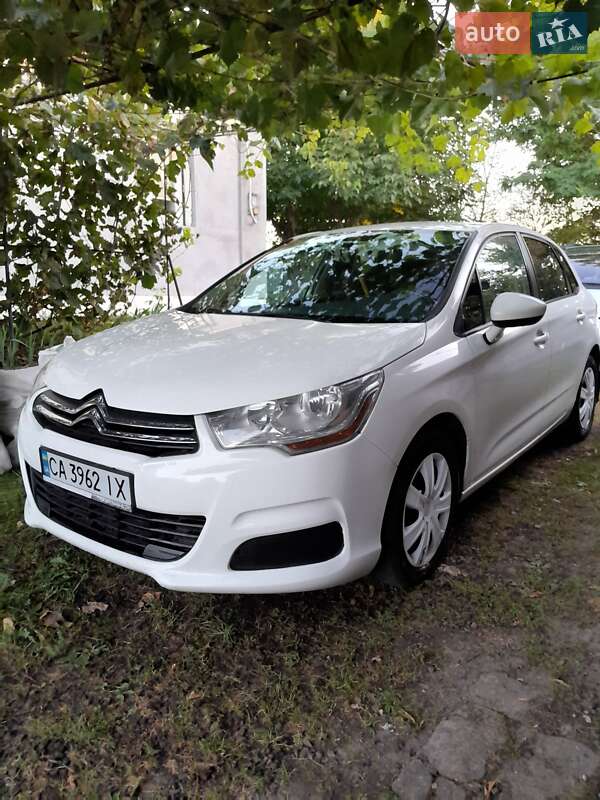 Хэтчбек Citroen C4 2014 в Смеле