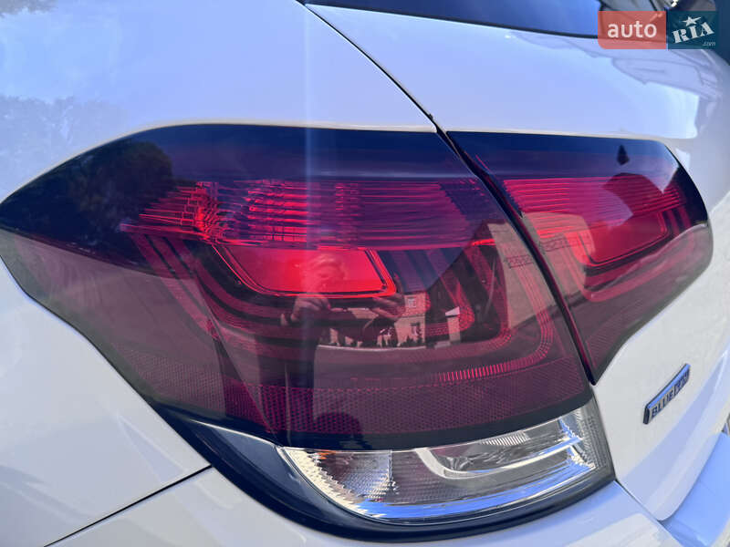 Хэтчбек Citroen C4 2015 в Киеве