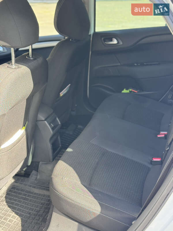 Хэтчбек Citroen C4 2015 в Киеве