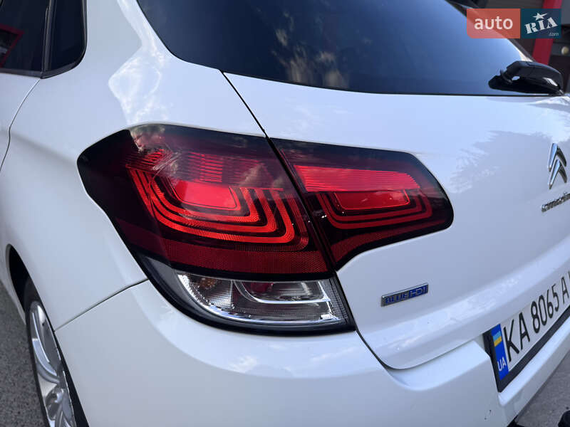 Хэтчбек Citroen C4 2015 в Киеве
