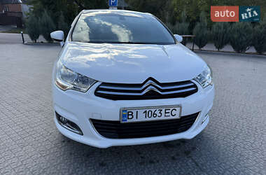 Хэтчбек Citroen C4 2012 в 