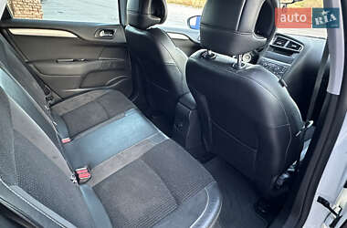 Хэтчбек Citroen C4 2012 в 