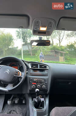Хэтчбек Citroen C4 2012 в 