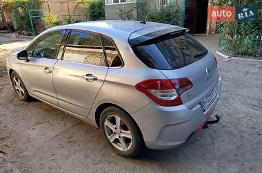 Хэтчбек Citroen C4 2011 в 