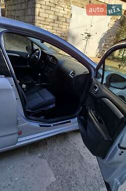 Хэтчбек Citroen C4 2011 в 