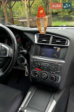 Хетчбек Citroen C4 2011 в  фото 11 Хетчбек Citroen C4 2011 в