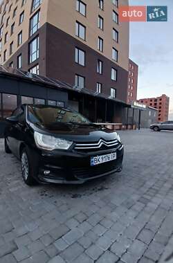 Хэтчбек Citroen C4 2012 в 
