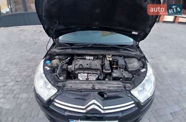 Хэтчбек Citroen C4 2012 в 