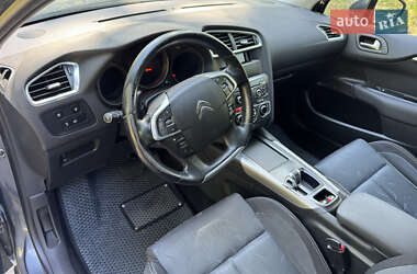Хэтчбек Citroen C4 2012 в 