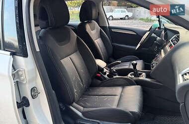 Хэтчбек Citroen C4 2012 в 
