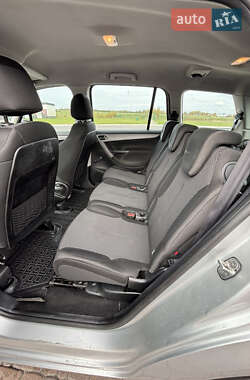 Хэтчбек Citroen C4 2009 в 