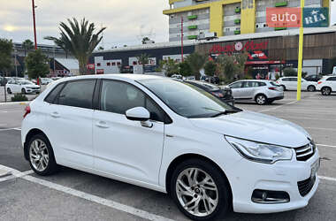 Хэтчбек Citroen C4 2012 в 