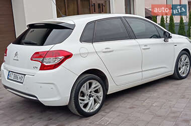 Хэтчбек Citroen C4 2012 в 