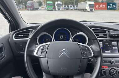 Хэтчбек Citroen C4 2016 в 