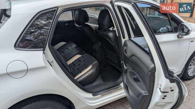 Хетчбек Citroen C4 2011 в Черкасах фото 16 Хетчбек Citroen C4 2011 в Черкасах