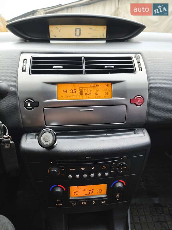 Хетчбек Citroen C4 2008 в Черкасах фото 20 Хетчбек Citroen C4 2008 в Черкасах