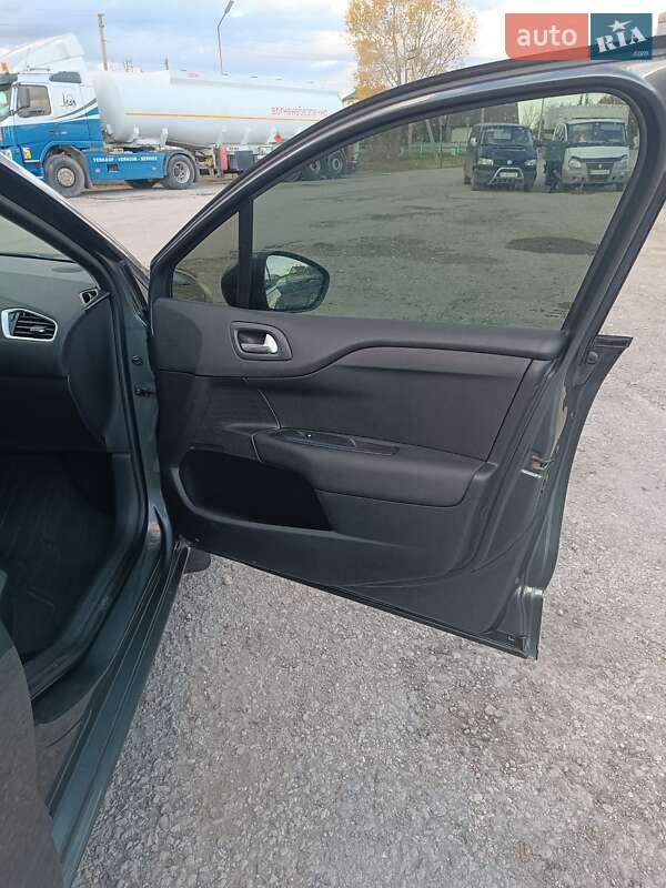 Хетчбек Citroen C4 2011 в Товсте