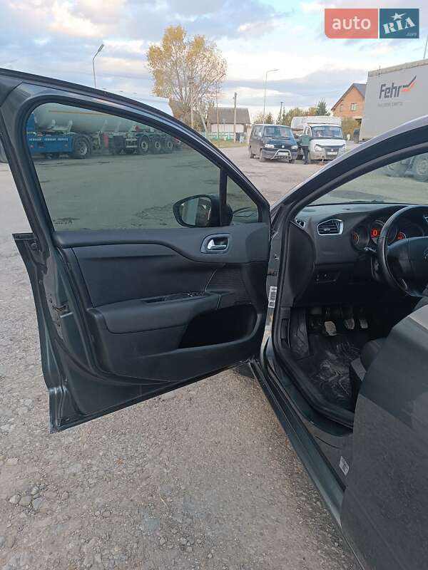 Хетчбек Citroen C4 2011 в Товсте