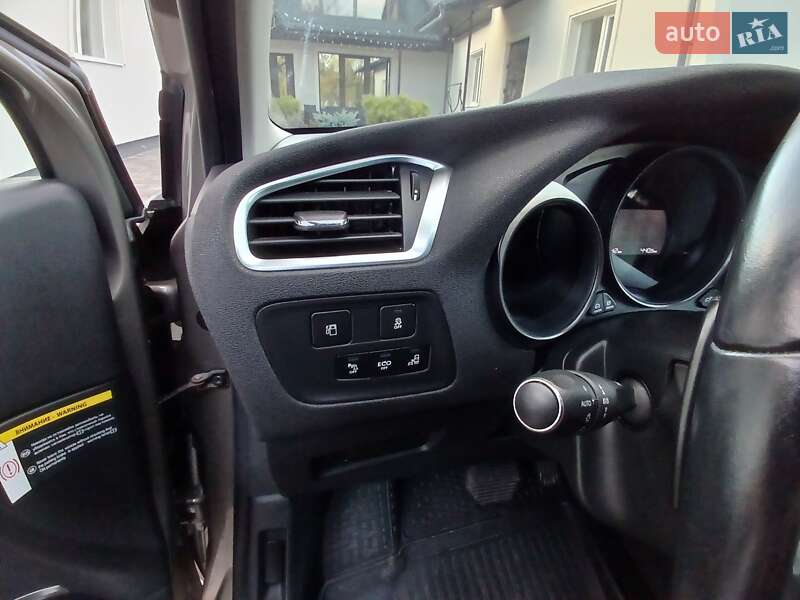 Хетчбек Citroen C4 2015 в Кіцмані фото 20 Хетчбек Citroen C4 2015 в Кіцмані