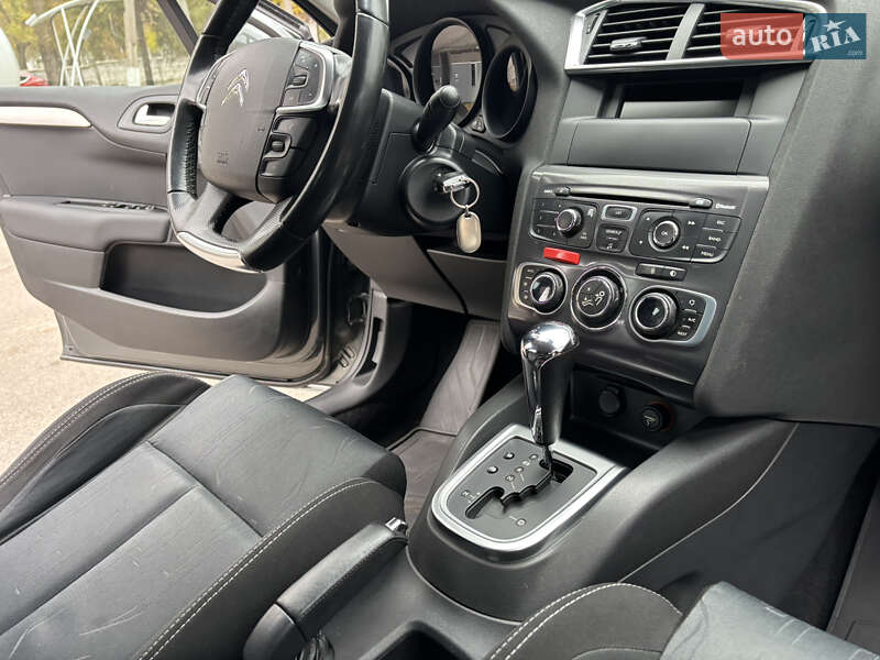 Хетчбек Citroen C4 2012 в Дніпрі