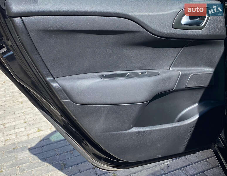 Хетчбек Citroen C4 2015 в Рівному