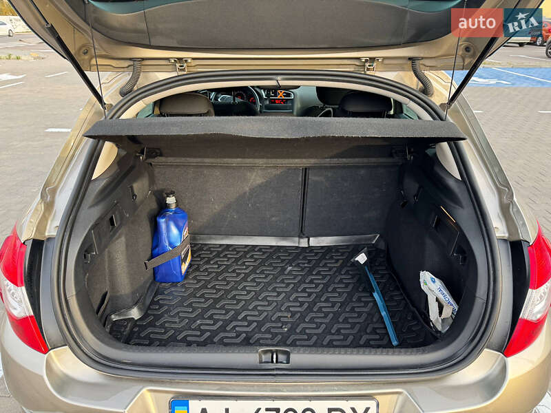 Хэтчбек Citroen C4 2011 в Киеве фото 9 Хэтчбек Citroen C4 2011 в Киеве