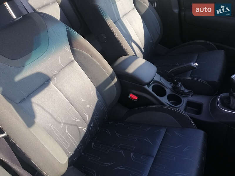 Хетчбек Citroen C4 2013 в Києві фото 10 Хетчбек Citroen C4 2013 в Києві