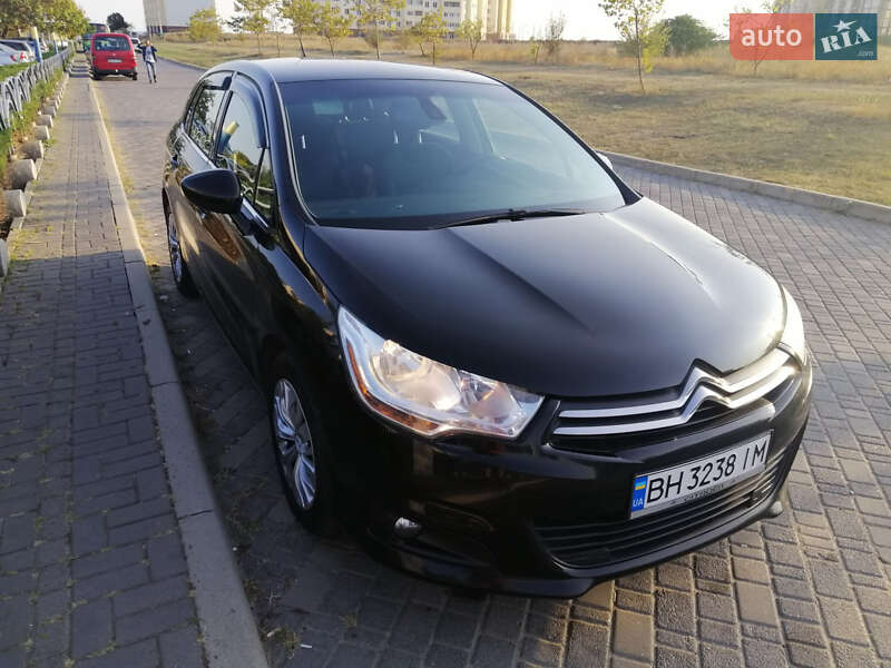 Хетчбек Citroen C4 2013 в Києві фото 13 Хетчбек Citroen C4 2013 в Києві
