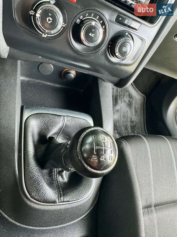 Хэтчбек Citroen C4 2013 в Киеве фото 17 Хэтчбек Citroen C4 2013 в Киеве