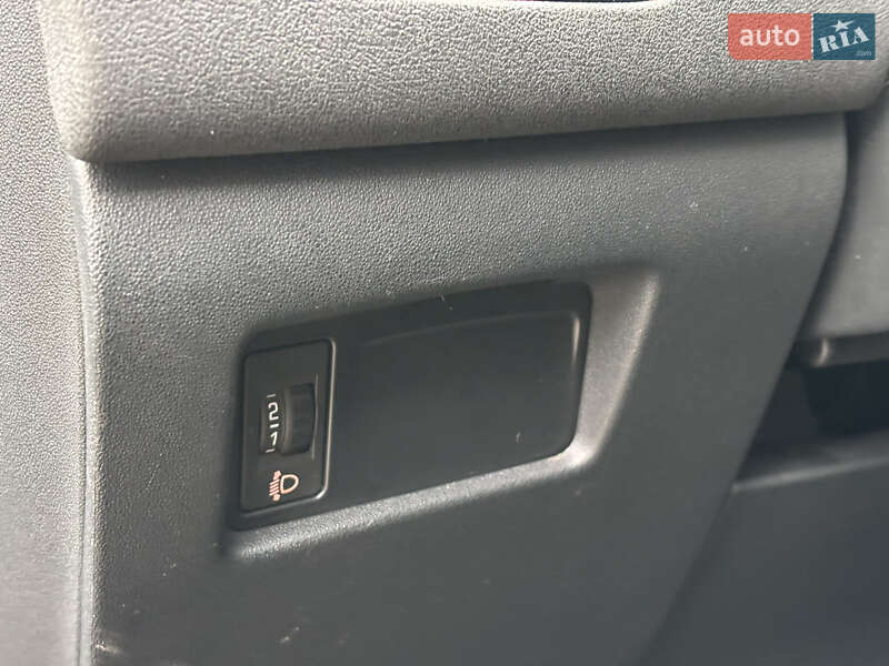 Хетчбек Citroen C4 2015 в Києві фото 16 Хетчбек Citroen C4 2015 в Києві